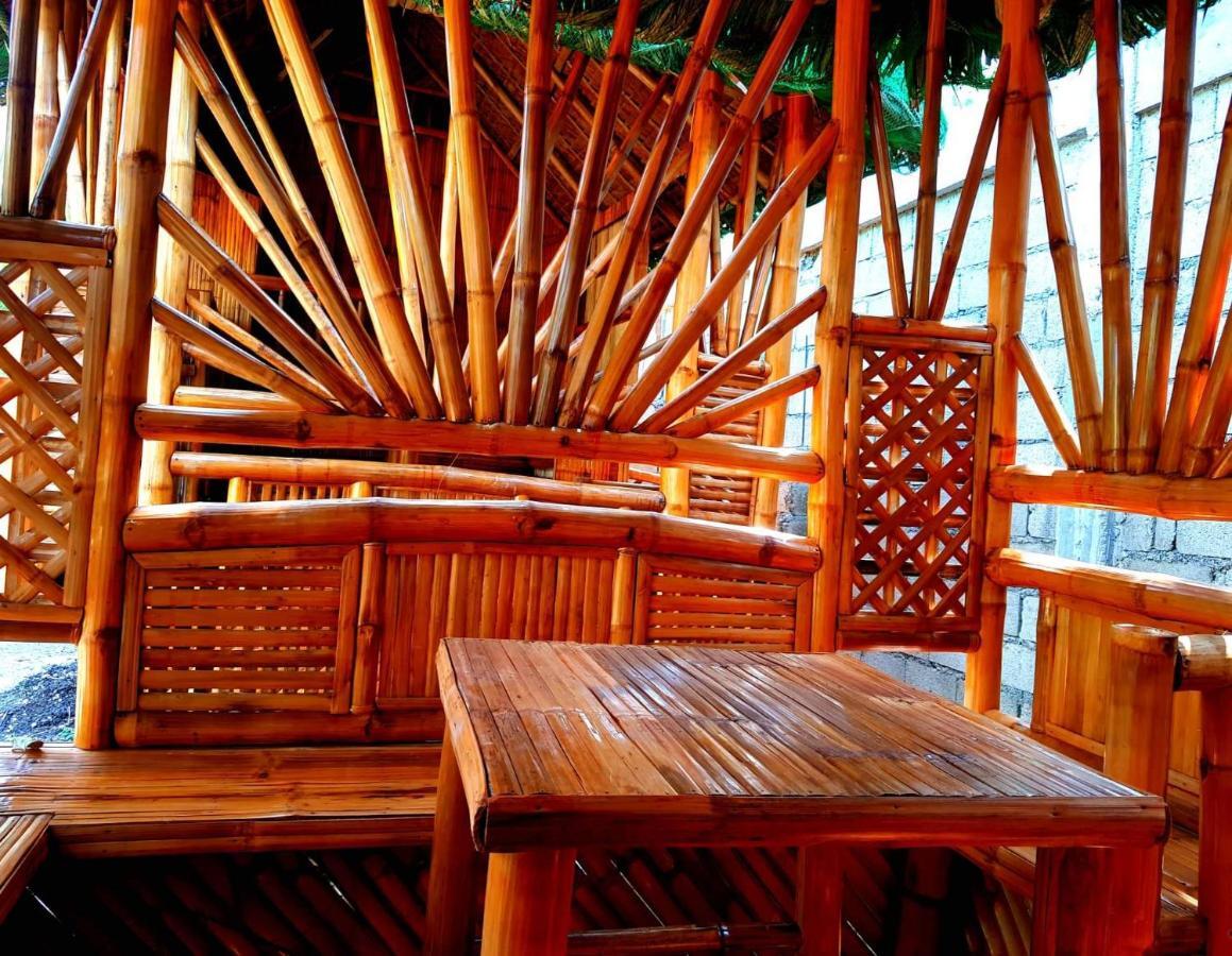 Nirvana Resort & Dive Centre - Моалбоал Екстериор снимка